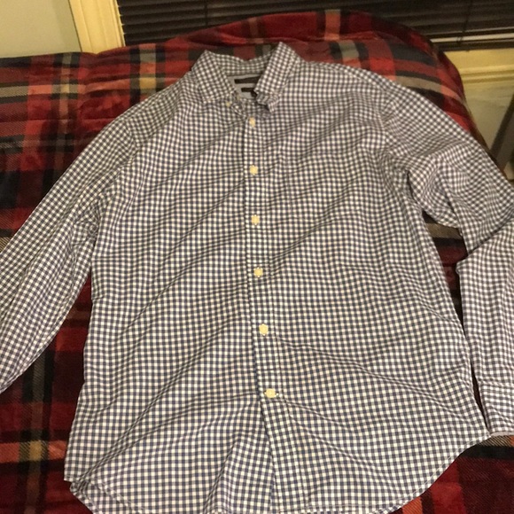 Two button down shirts - Picture 3 of 3